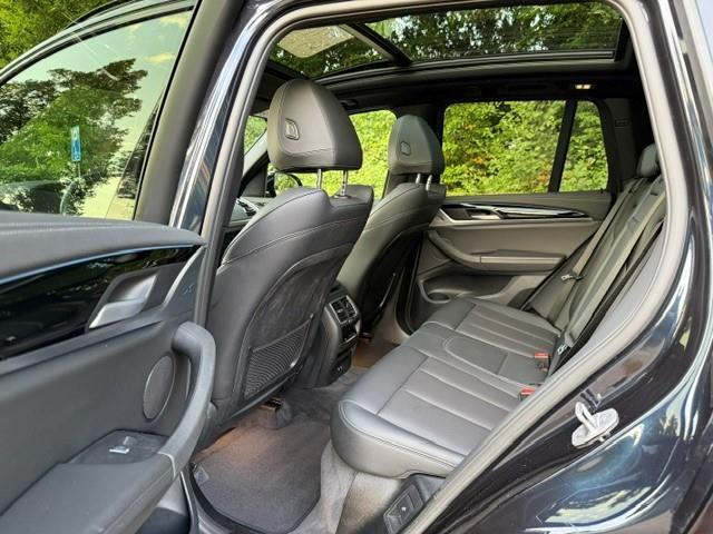 BMW X3 IX3 Executive 80kWh M-sport SOH 99%/Trekhaak/Pano/Led/Acarplay/Camera