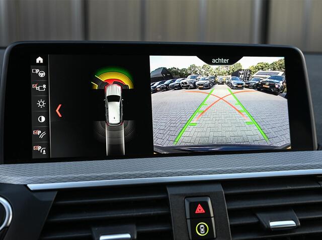 BMW X3 sDrive20i High Executive Panoramadak | HiFi | Achteruitrijcamera | Leder | Stoelverwarming