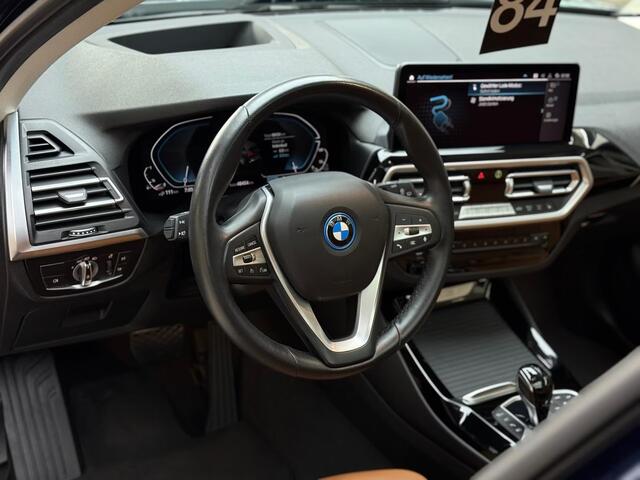 BMW X3 xDrive30e ** LASER, COGNAC LEDER, PANO, MEMORY, HuD, VERST. A-BANK, 20-inch LMV ** 1e eig - UNFALLFREI ** ** INFORMEER OOK NAAR ONZE AANTREKKELIJKE FINANCIAL-LEASE TARIEVEN **