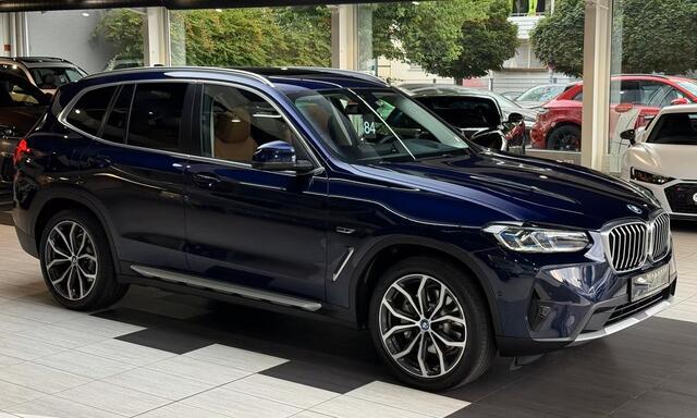 BMW X3 xDrive30e ** LASER, COGNAC LEDER, PANO, MEMORY, HuD, VERST. A-BANK, 20-inch LMV ** 1e eig - UNFALLFREI ** ** INFORMEER OOK NAAR ONZE AANTREKKELIJKE FINANCIAL-LEASE TARIEVEN **