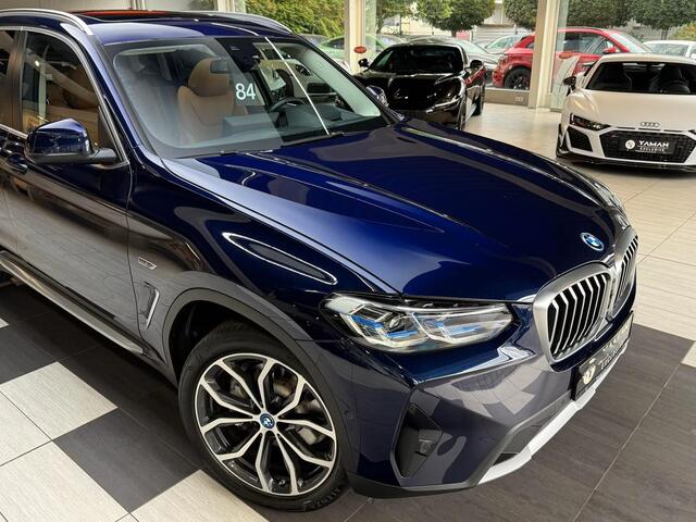 BMW X3 xDrive30e ** LASER, COGNAC LEDER, PANO, MEMORY, HuD, VERST. A-BANK, 20-inch LMV ** 1e eig - UNFALLFREI ** ** INFORMEER OOK NAAR ONZE AANTREKKELIJKE FINANCIAL-LEASE TARIEVEN **