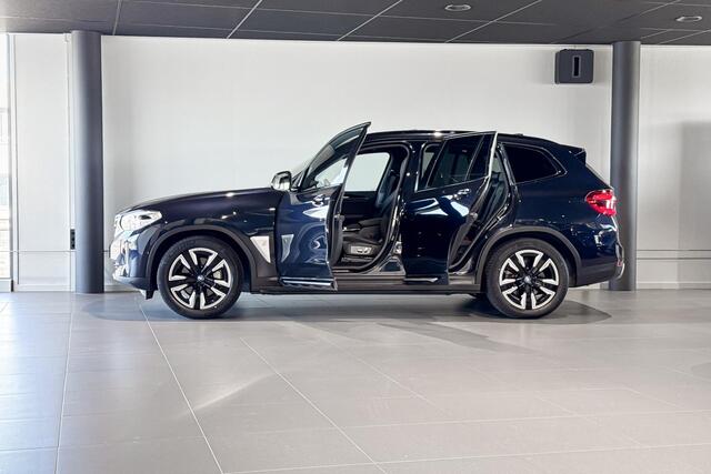 BMW X3 iX3 Executive 80 kWh | Stoelverwarming | Achteruitrijcamera | Shadow Line |