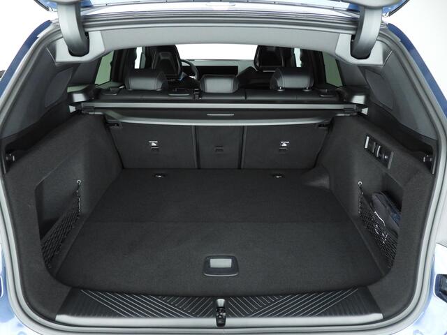 BMW X3 30e xDrive | M-Sportpakket | LED | Leder | HUD | Active cruise | Trekhaak | Panoramadak | Sportstoelen | Elektr. zetels | DAB | Harman-kardon sound | Alu 20 inch
