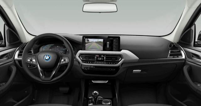 BMW X3 xDrive30e Panoramdak - Sportstoelen - Geluiddempende zijruiten - Parking/Driving Assistant - Hifi - BMW Live Cockpit Professional - Ambiance verlichting - Elektrisch verwarmde voorstoelen -