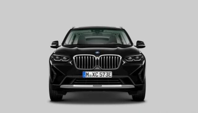 BMW X3 xDrive30e Panoramdak - Sportstoelen - Geluiddempende zijruiten - Parking/Driving Assistant - Hifi - BMW Live Cockpit Professional - Ambiance verlichting - Elektrisch verwarmde voorstoelen -