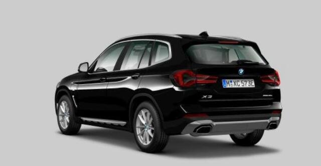BMW X3 xDrive30e Panoramdak - Sportstoelen - Geluiddempende zijruiten - Parking/Driving Assistant - Hifi - BMW Live Cockpit Professional - Ambiance verlichting - Elektrisch verwarmde voorstoelen -