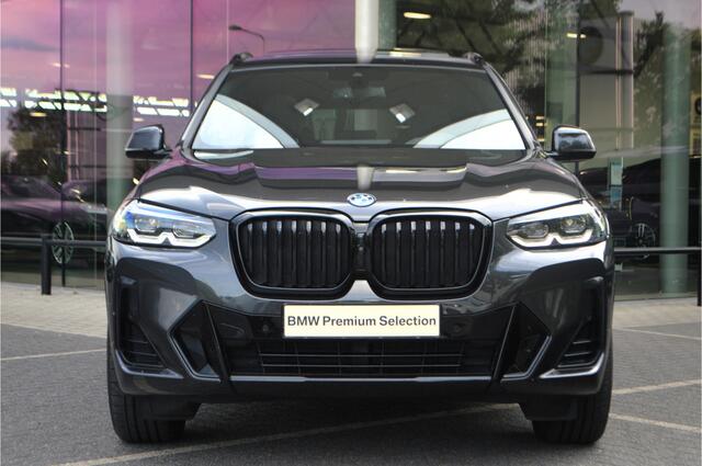 BMW X3 xDrive30e M Sport Automaat / Panoramadak / Sportstoelen / Comfort Access / Head-Up / LED / Parking Assistant Plus