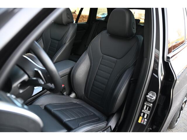 BMW X3 xDrive30e M Sport Automaat / Panoramadak / Sportstoelen / Comfort Access / Head-Up / LED / Parking Assistant Plus