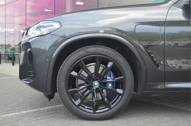 BMW X3 xDrive30e M Sport Automaat / Panoramadak / Sportstoelen / Comfort Access / Head-Up / LED / Parking Assistant Plus