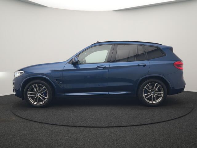 BMW X3 xDrive30e M Sport PHEV 293pk | Trekhaak Afn. | Panodak | Head Up | Camera | Lederen Sportstoelen Memory & Verwarmd | Adaptive LED | Sfeerverlichting | Blis | Keyless | Navigatie | 19"L.M | Plug In Hybrid |