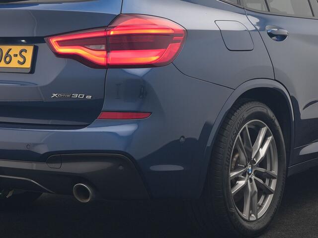 BMW X3 xDrive30e M Sport PHEV 293pk | Trekhaak Afn. | Panodak | Head Up | Camera | Lederen Sportstoelen Memory & Verwarmd | Adaptive LED | Sfeerverlichting | Blis | Keyless | Navigatie | 19"L.M | Plug In Hybrid |