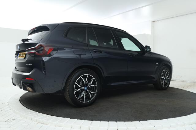 BMW X3 xDrive30e High Executive - 360°cam, Stoelverwarming, Volleder, Carplay, interieur voorverwarming/(koeling)