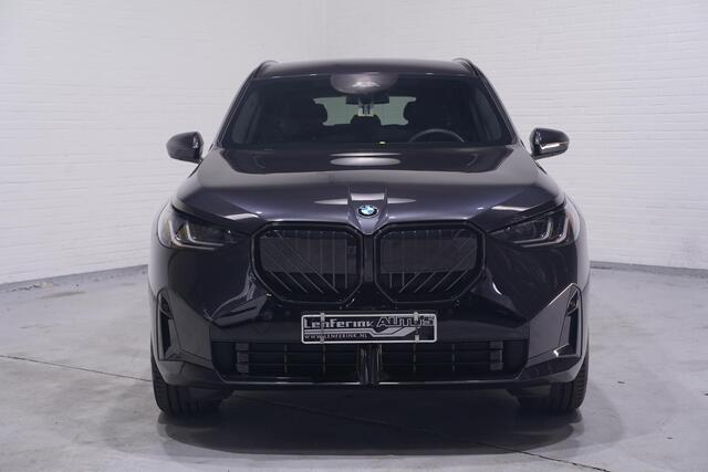 BMW X3 30e xDrive M Sport Pro Stoelverwarming v+a Stuurverwarming Stoelventilatie voor Head up display Harman/kardon Memory bestuurderstoel Apple carplay/android auto Adaptive cruise control met stop & go20 inch lichtmetalen velgen Sophistograu metalic M sportremsysteem