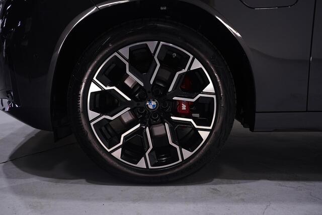 BMW X3 30e xDrive M Sport Pro Stoelverwarming v+a Stuurverwarming Stoelventilatie voor Head up display Harman/kardon Memory bestuurderstoel Apple carplay/android auto Adaptive cruise control met stop & go20 inch lichtmetalen velgen Sophistograu metalic M sportremsysteem
