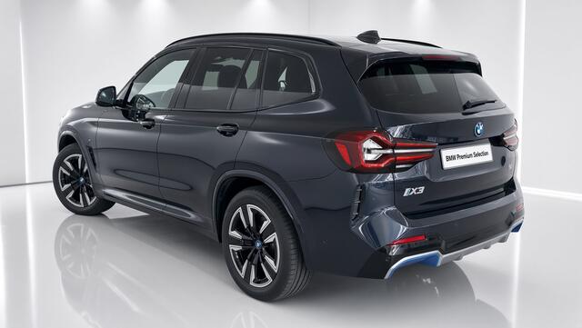 BMW X3 iX3 Executive 80 kWh M-Sport | Driving Assistant Professional | Camera | Stoelverwarming | Privacy Glass |