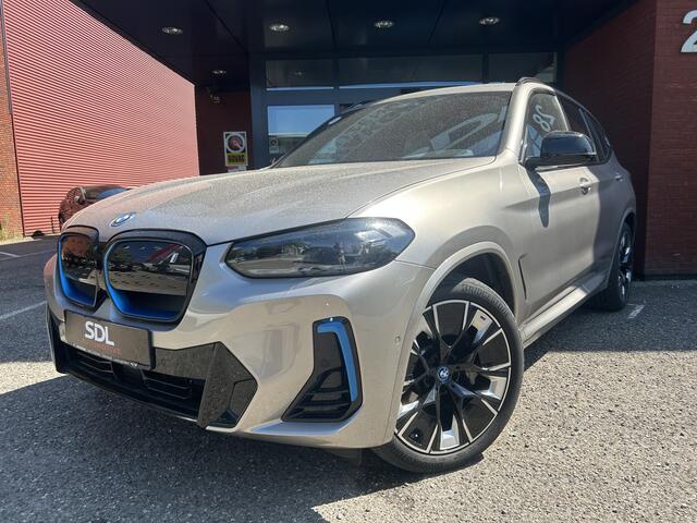 BMW X3 iX3 High Executive 80 kWh M Sport Shadow Line 80 kWh // HUD-DISPLAY // SCHUIF-KANTELDAK // LEDER+ELEK. STOELEN // HARMAN&KARDON AUDIO // ELEK. KLEP// ADAPT. CRUISE // KEYLESS // 360 CAMERA