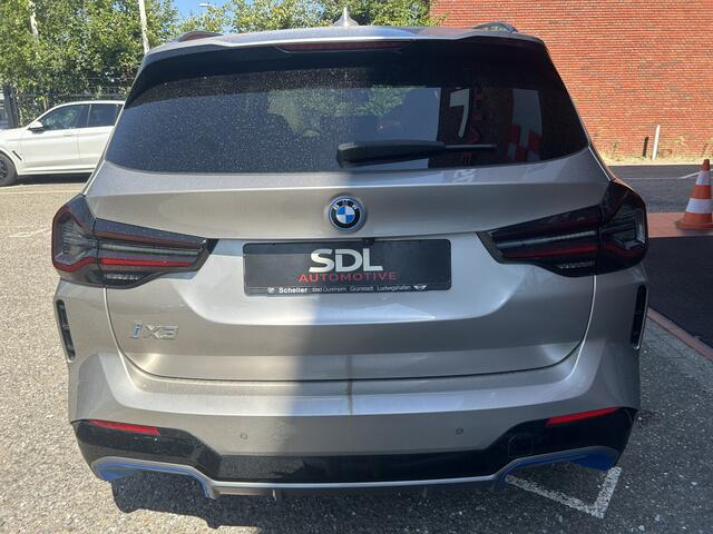 BMW X3 iX3 High Executive 80 kWh M Sport Shadow Line 80 kWh // HUD-DISPLAY // SCHUIF-KANTELDAK // LEDER+ELEK. STOELEN // HARMAN&KARDON AUDIO // ELEK. KLEP// ADAPT. CRUISE // KEYLESS // 360 CAMERA