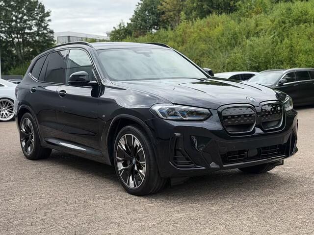 BMW X3 iX3 M-SPORT 80 kWh (210kW/286pk) ** LASER, LEDER, PANO, TREKH, VERW. STUUR, 20-inch LMV ** 1e EIG - UNFALLFREI ** ** INFORMEER OOK NAAR ONZE AANTREKKELIJKE FINANCIAL-LEASE TARIEVEN **