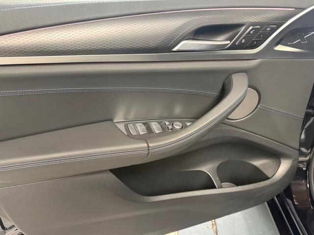 BMW X3 iX3 M-SPORT 80 kWh (210kW/286pk) ** LASER, LEDER, PANO, TREKH, VERW. STUUR, 20-inch LMV ** 1e EIG - UNFALLFREI ** ** INFORMEER OOK NAAR ONZE AANTREKKELIJKE FINANCIAL-LEASE TARIEVEN **