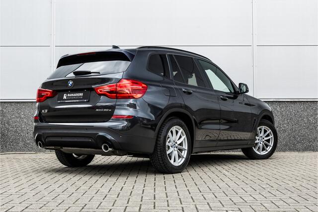 BMW X3 xDrive30e Stoelverwarming / LED / 18inch / Carplay /