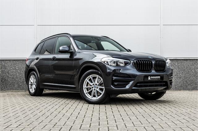 BMW X3 xDrive30e Stoelverwarming / LED / 18inch / Carplay /