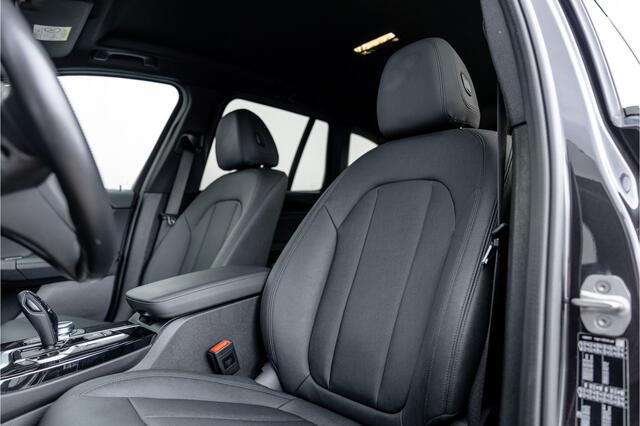 BMW X3 xDrive30e Stoelverwarming / LED / 18inch / Carplay /