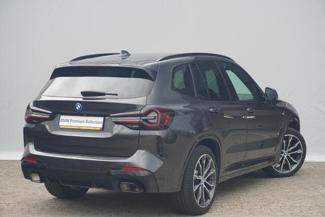 BMW X3 xDrive30e | M Sportpakket | Head-Up Display | Driving Assistant Professional | Trekhaak | Elektrisch verstelbare stoelen