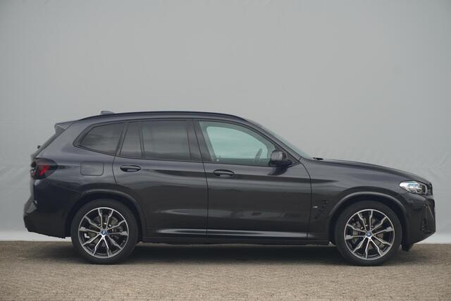 BMW X3 xDrive30e | M Sportpakket | Head-Up Display | Driving Assistant Professional | Trekhaak | Elektrisch verstelbare stoelen