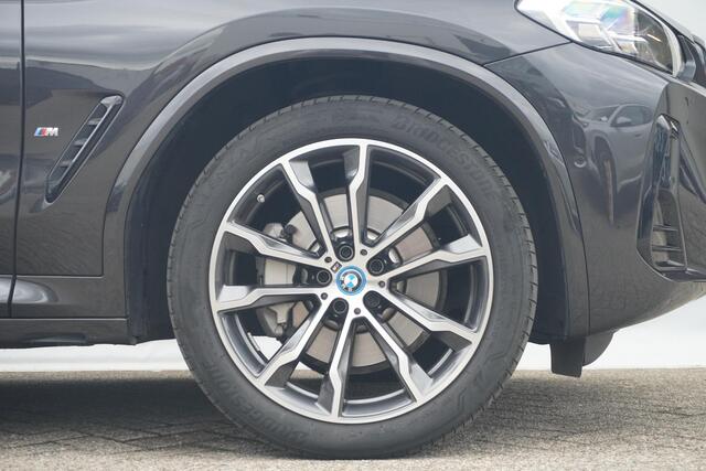 BMW X3 xDrive30e | M Sportpakket | Head-Up Display | Driving Assistant Professional | Trekhaak | Elektrisch verstelbare stoelen