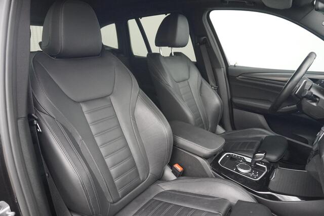 BMW X3 xDrive30e | M Sportpakket | Head-Up Display | Driving Assistant Professional | Trekhaak | Elektrisch verstelbare stoelen