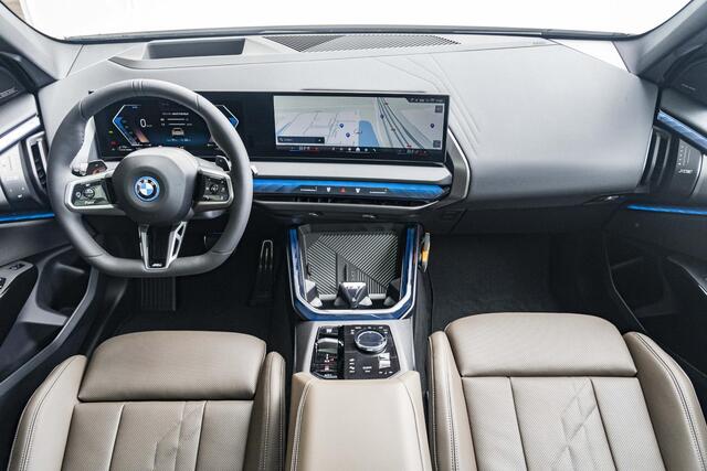BMW X3 xDrive30e | M Sportpakket Pro | Premium Pack | Comfort Access | Driving Assistant Professional | Harman Kardon | Panoramadak | Stuurwielrand Verwarmd | Trekhaak