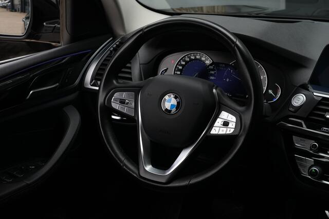 BMW X3 xDrive20i xLine High Executive 184pk Panoramadak/HUD/Camera