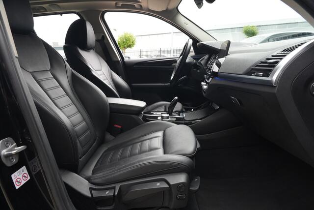 BMW X3 xDrive20i xLine High Executive 184pk Panoramadak/HUD/Camera
