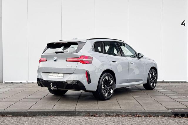 BMW X3 30e xDrive M-Sport / Head Up Display / 20 inch / Trekhaak / Stuurwielrandverwarming / Glazen Dak / Driving Assistant Plus / Stoelverwarming / Parking Assistant Plus / Harman Kardon
