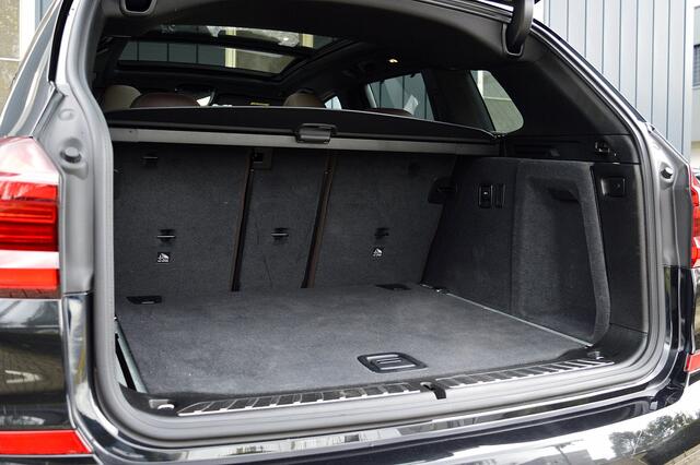 BMW X3 xDrive20i M-Sport Rijklaarprijs-Garantie Panorama dak Trekhaak Led Camera Apple Carplay Leder Interieur