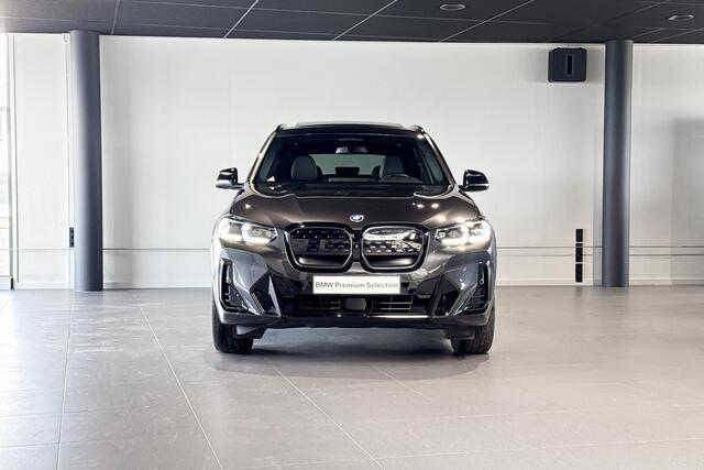 BMW X3 iX3 High Executive | Glazen Panoramadak | Harman Kardon | Stoelverwarming | Head-Up Display | Trekhaak |