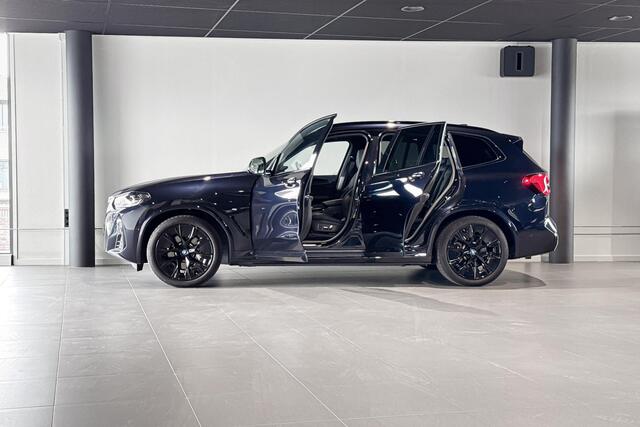 BMW X3 iX3 High Executive 80 kWh | M Sport | Glazen Panoramadak | Harman Kardon | Head-up Display | Trekhaak |