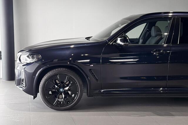BMW X3 iX3 High Executive 80 kWh | M Sport | Glazen Panoramadak | Harman Kardon | Head-up Display | Trekhaak |