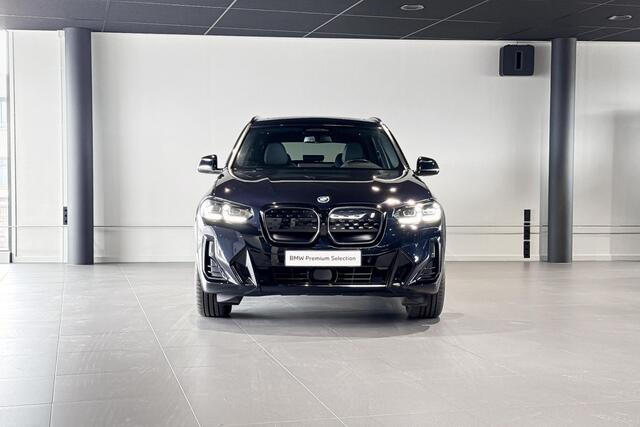 BMW X3 iX3 High Executive 80 kWh | M Sport | Glazen Panoramadak | Harman Kardon | Head-up Display | Trekhaak |