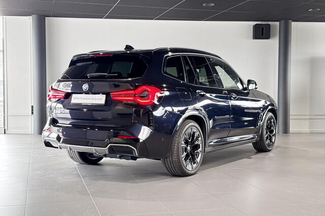 BMW X3 iX3 High Executive 80 kWh | M Sport | Glazen Panoramadak | Harman Kardon | Head-up Display | Trekhaak |