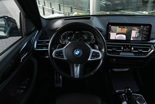 BMW X3 xDrive30e High Executive M Sport Automaat / Panoramadak / Laserlight / Head-Up / Active Cruise Control / Comfort Access / Parking Assistant Plus / Stuurverwarming