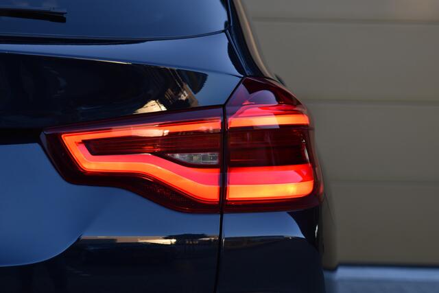 BMW X3 xDrive20i High Executive * M-sport * Panoramadak * Head-up * Harman/kardon * 1e eigenaar * Dealeronderhouden *