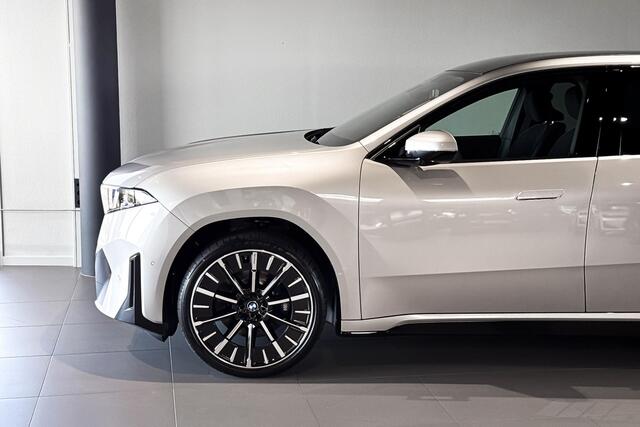 BMW X3 iX3 40 eDrive 83 kWh | M Sport | Glazen Panoramadak | Stoelverwarming | Trekhaak |