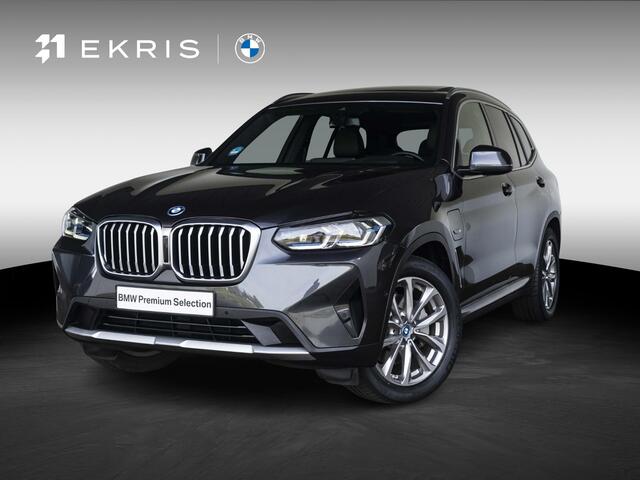 BMW X3 xDrive30e | High Executive | Comfort Access | Achteruitrijcamera | Panoramadak | Driving Assistant | Head Up Display | 19 inch | Stuurwielrand verwarmd