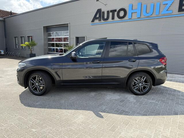 BMW X3 xDrive30e Executive Panoramadak Leder LED Carplay ACC Stuurwielverwarming Head-Up Display Trekhaak
