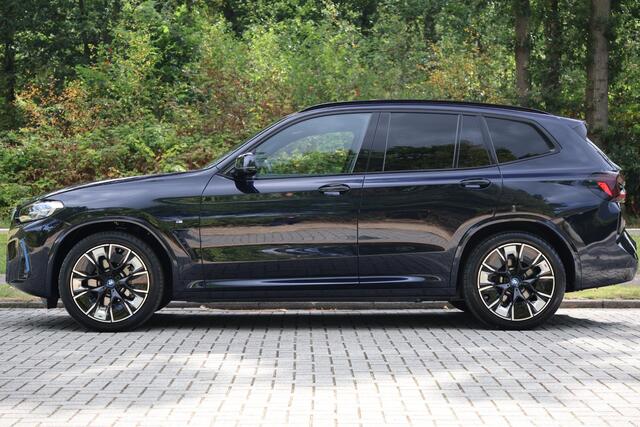 BMW X3 iX3 High Executive 80 kWh M-Sport | Pano | Harman Kardon | Drive ass Pro | HUD | 360 Cam | Keyless | Alarm kl.3 | Leder | Etc.