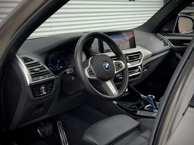 BMW X3 iX3 | SOH 96% | Facelift | M Sport | High Executive | Panodak | Trekhaak | H&K |