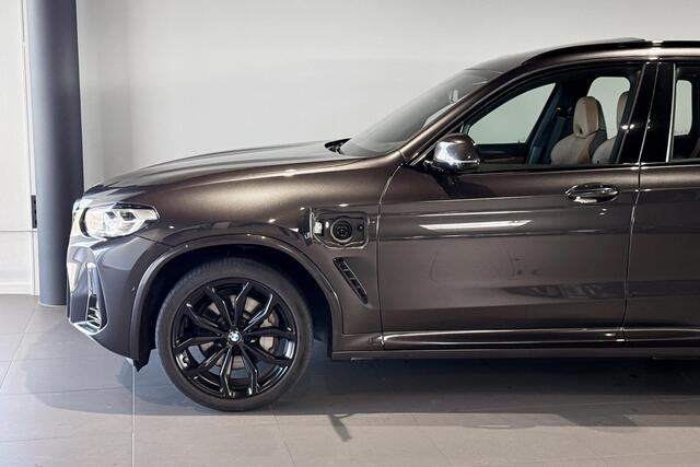 BMW X3 xDrive30e High Executive | M Sport | Glazen Panoramadak | Stoelverwarming | Comfort Access |