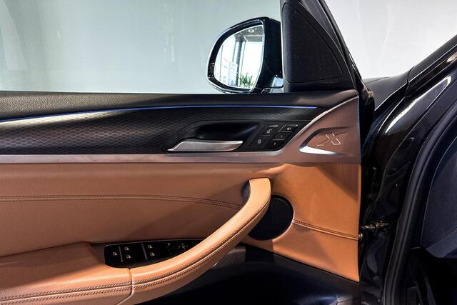 BMW X3 xDrive30e High Executive | M Sport | Glazen Panoramadak | Stoelverwarming | Comfort Access |