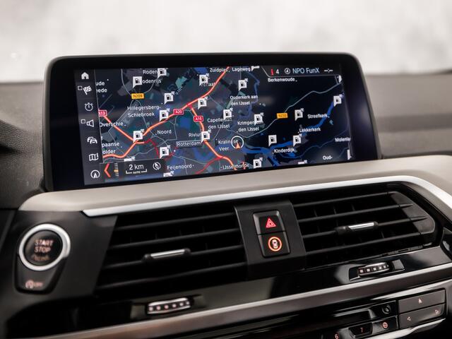 BMW X3 xDrive20i M Sport High Executive (PANORAMADAK, M PAKKET, GROOT NAVI, BRUIN LEDER, STOELVERWARMING, SPORTSTOELEN, CAMERA, ELEK ACHTERKLEP, SFEERVERLICHTING, NIEUWSTAAT)
